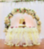 Floral dripping cake table