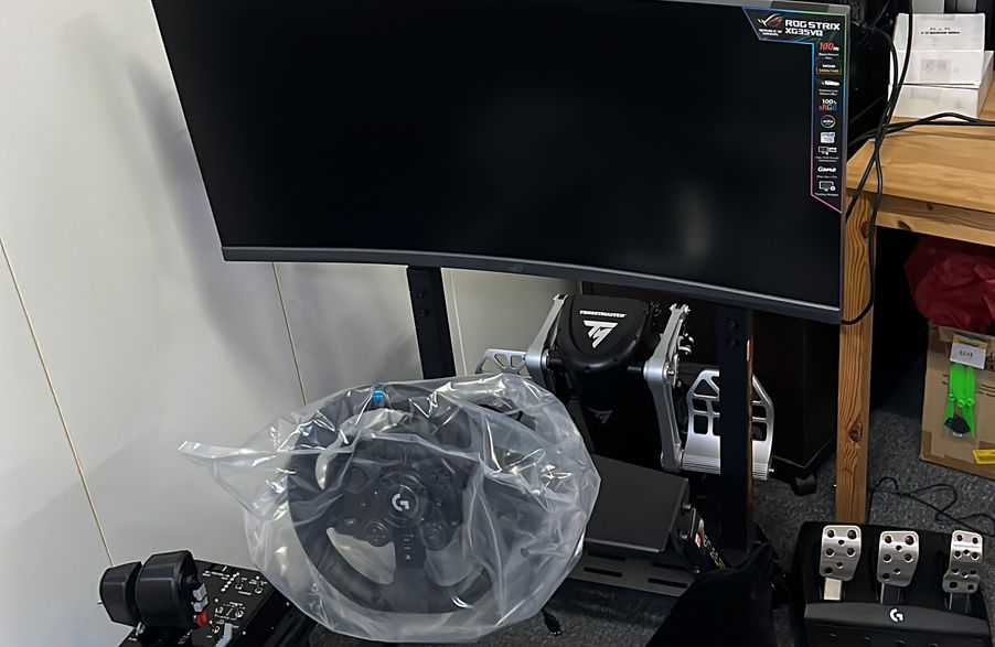 NEXT LEVEL RACING
LOGITECH STEERING WHEEL
THRUSTMASTER WARTHOG
ASUS MOBO + GPU
TUF 3080TI