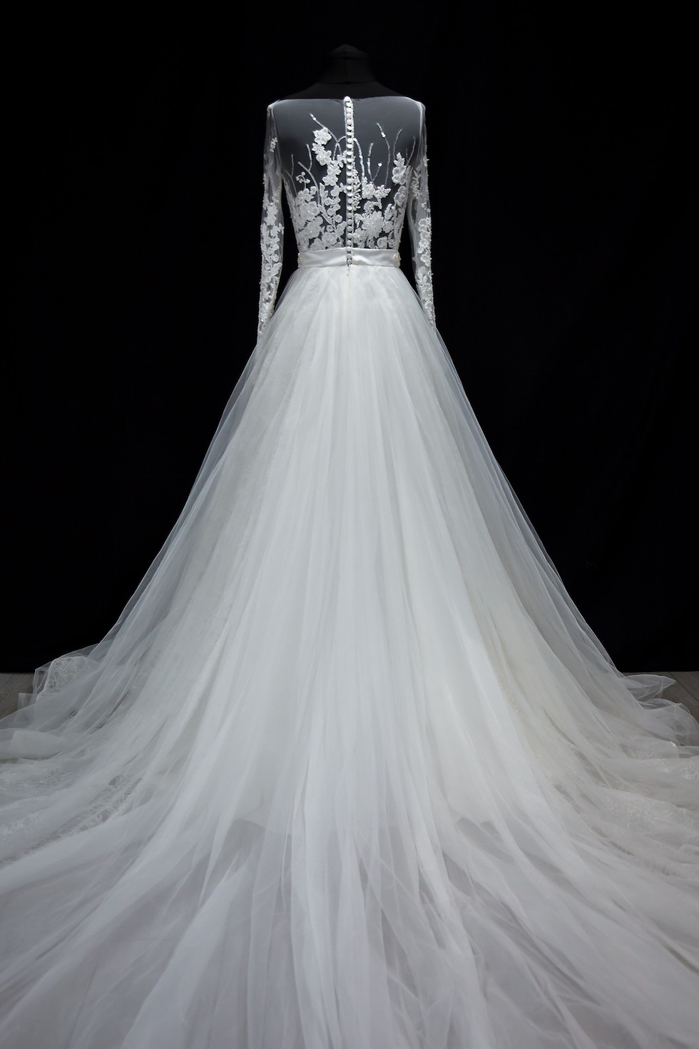 Thumbnail: 'Celestine Veil' Long Sleeve Wedding Dress | Size 6-8