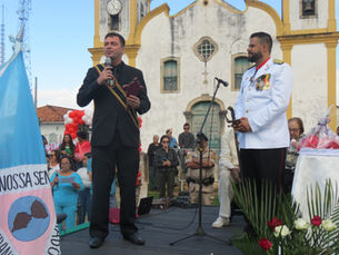 Escola marca presença em evento cívico na Praça Felipe dos Santos - 21 de Abril