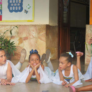 Turmas da escola realizam apresentações no Dia Nacional do Livro Infantil