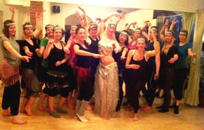 Möhippa med magdans