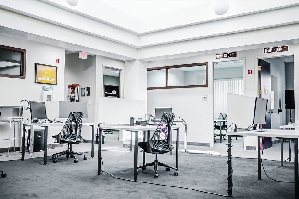 Besprechungsraum nach Büroreinigung in Zug – Cleanways