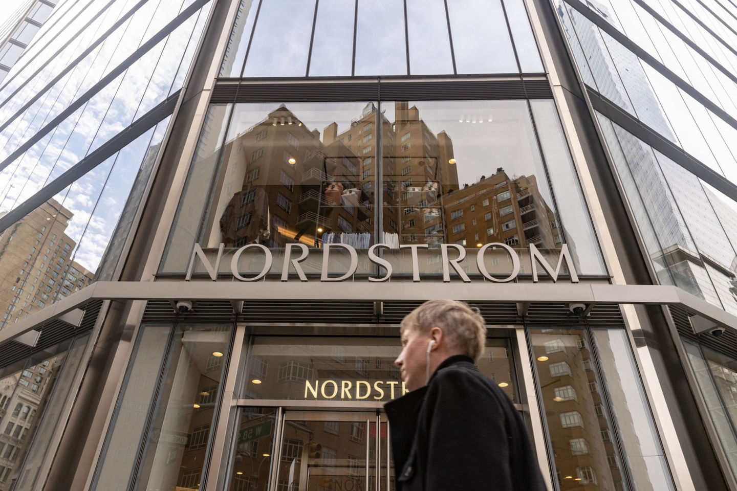 Shifting Retail to E-commerce