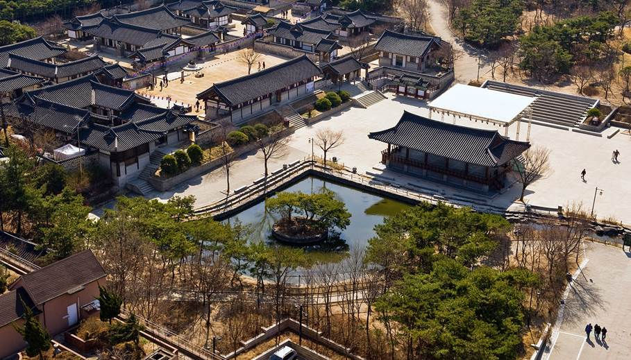 Namsangol Hanok Village