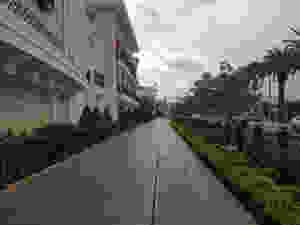 Empty sidewalks on Las Vegas Blvd. Photo: Becht