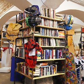 Der Umsonst-Laden in der Altonaer Viktoria-Kaserne