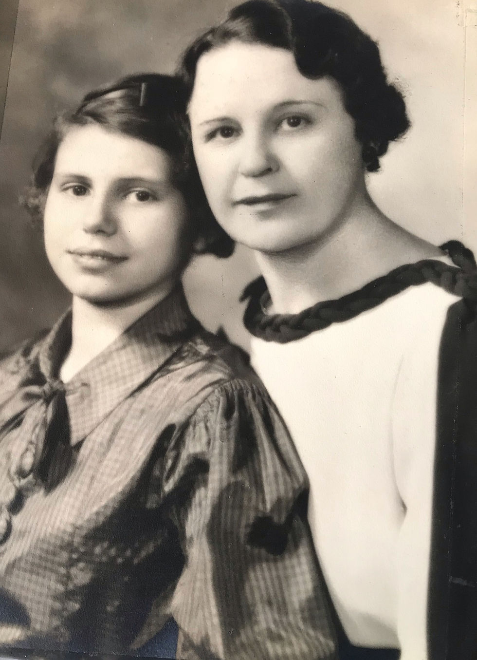 Bessie and daughter Sherlene, 1930s. Probably not long after Bo passed away.