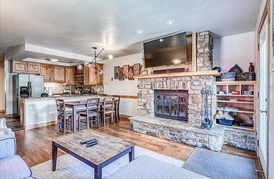 L1 Interior 2 S1068559.JPG