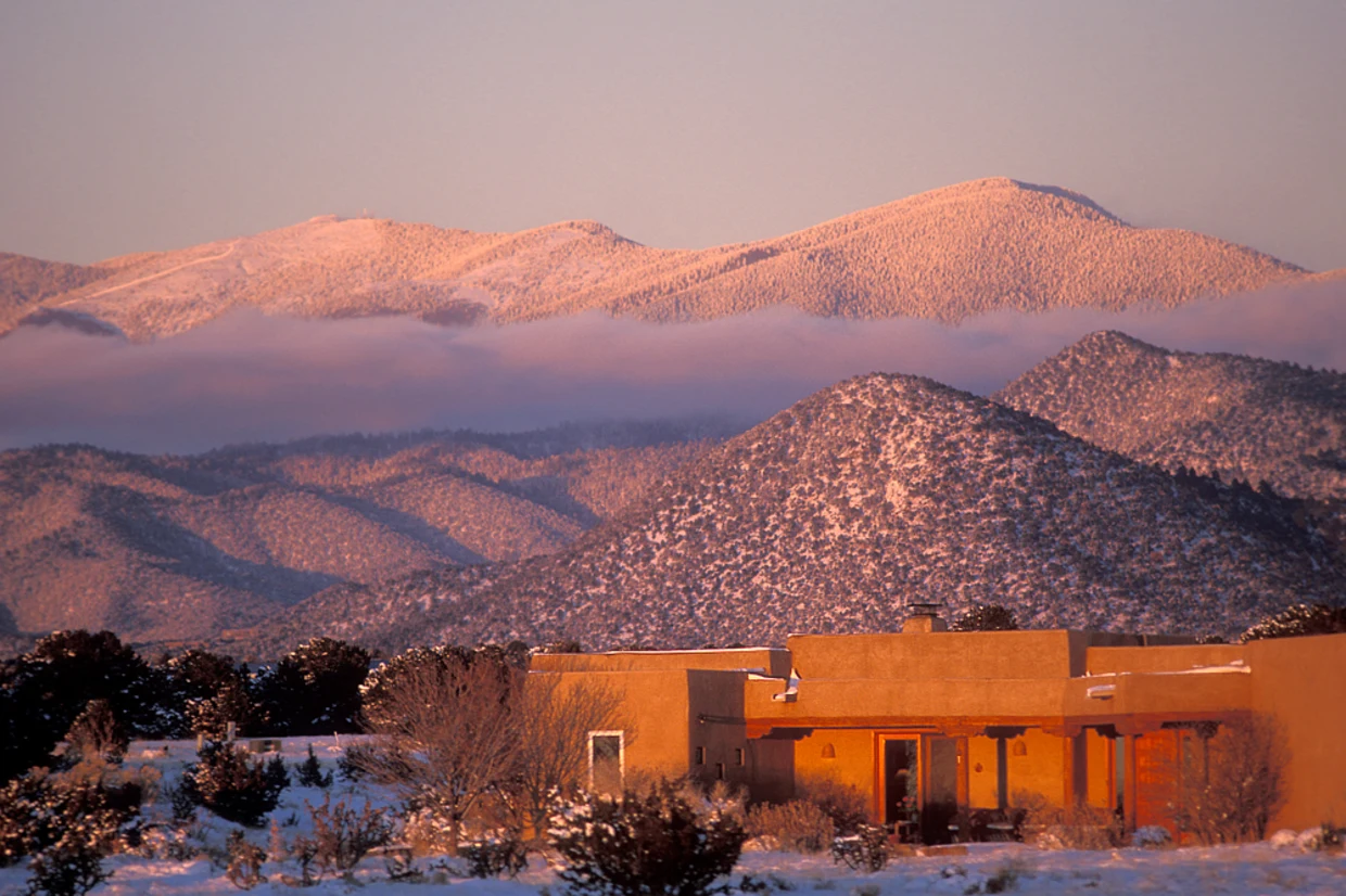 061026_mountains_hmed_6p.webp