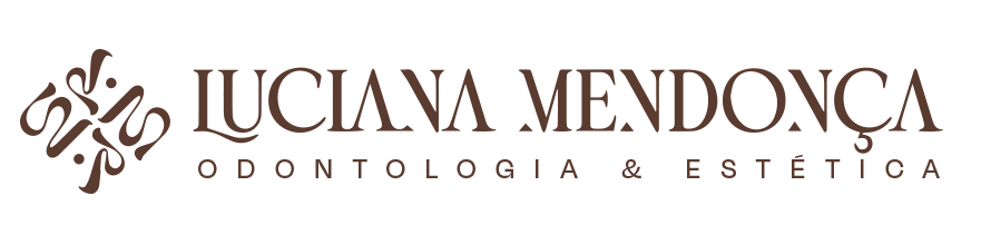 logo luciana mendonca copiar.png