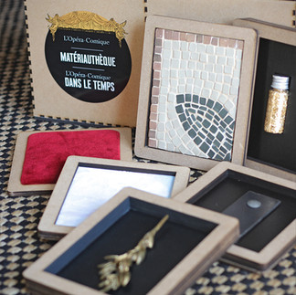 Une matériauthèque pour évoquer et toucher les matières caractéristiques de l'OPéra-Comique