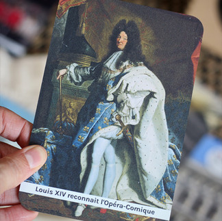 Les belles cartes du jeu façon Timeline pour replacer l’Opéra-Comique dans le temps... Recto !