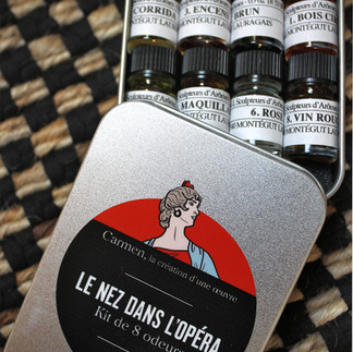 Kit d'odeurs pour évoquer l'univers de Carmen et le monde de l'opéra