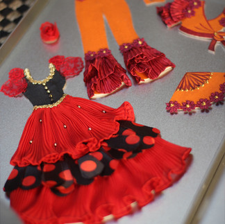 Quel look pour Carmen ? Version robe ou pantalon ?