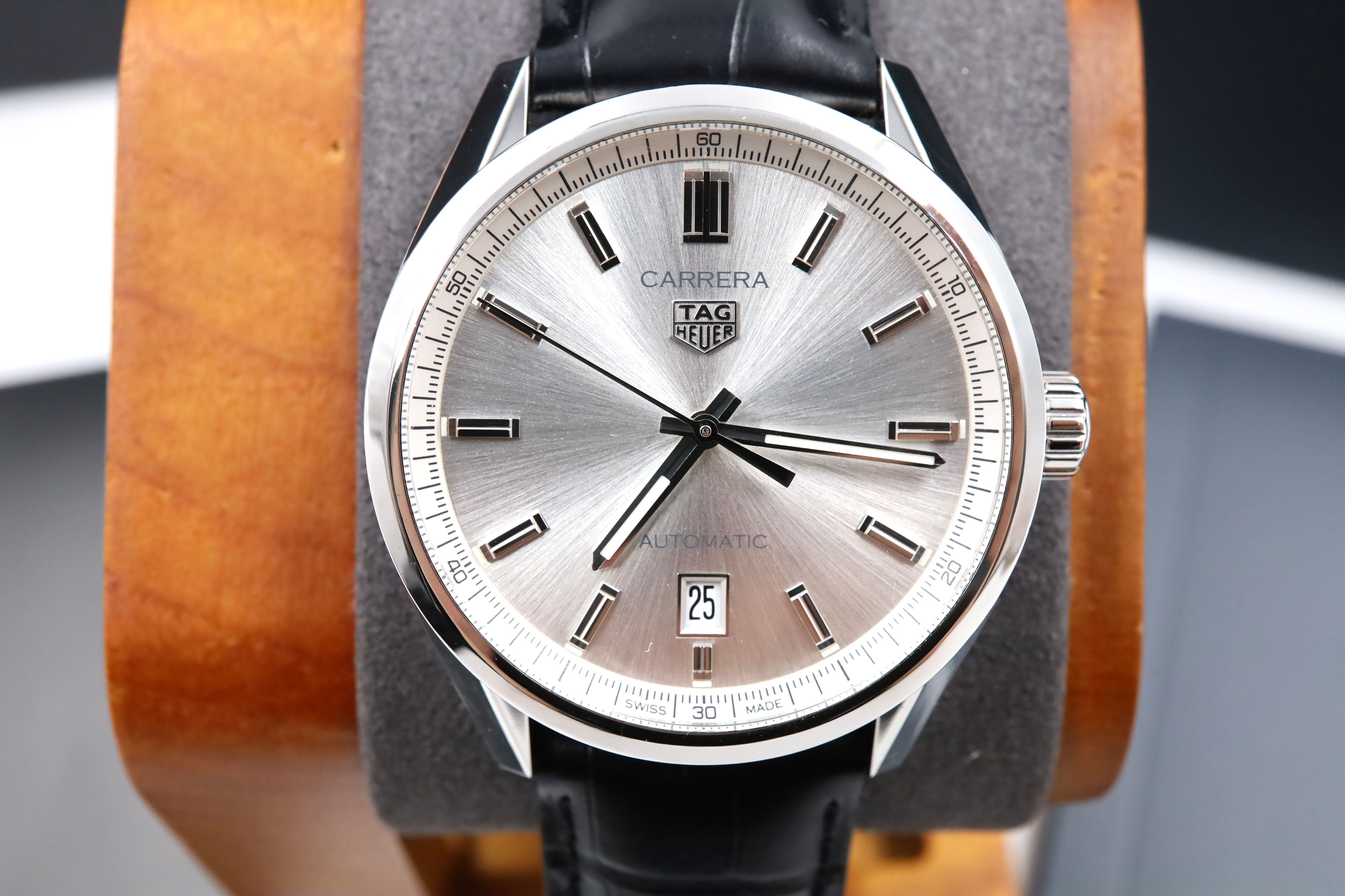 【2025新品&付属品完備】N(新品)タグホイヤー TAG Heuer カレラ デイト キャリバー5 WBN2111.FC6505 WDE0415 シルバー