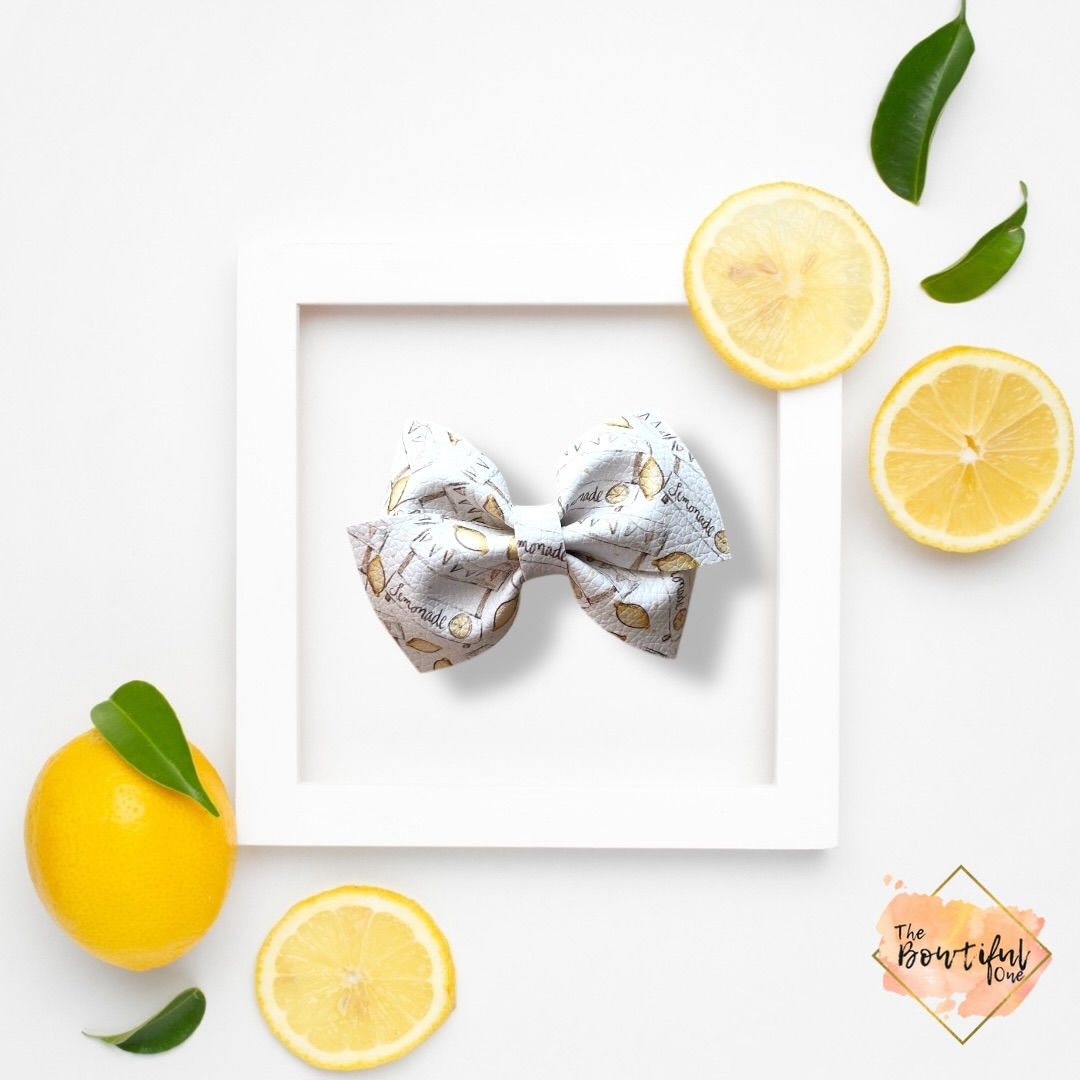 Lemonade Stand (Aeryn Bow)