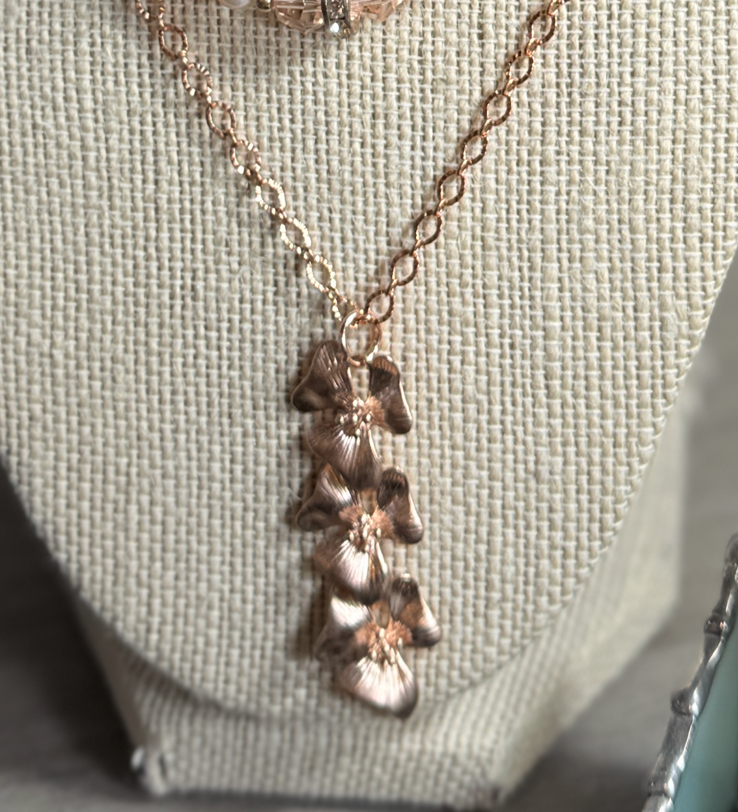 Rosegold Colored Flower Necklace