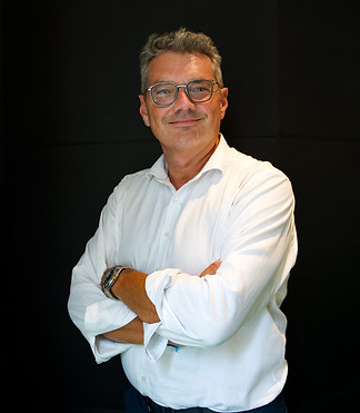 plate actor 1.jpg