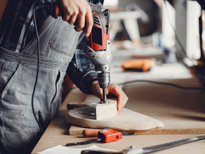 Furadeira: como o aluguel ajuda a reduzir custos em pequenas obras