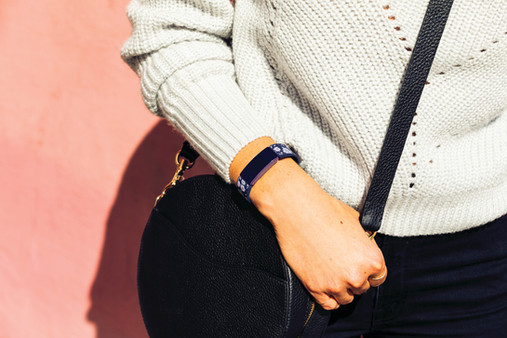 Fitbit_Inspire_Lifestyle_Bloom_Street_Fa