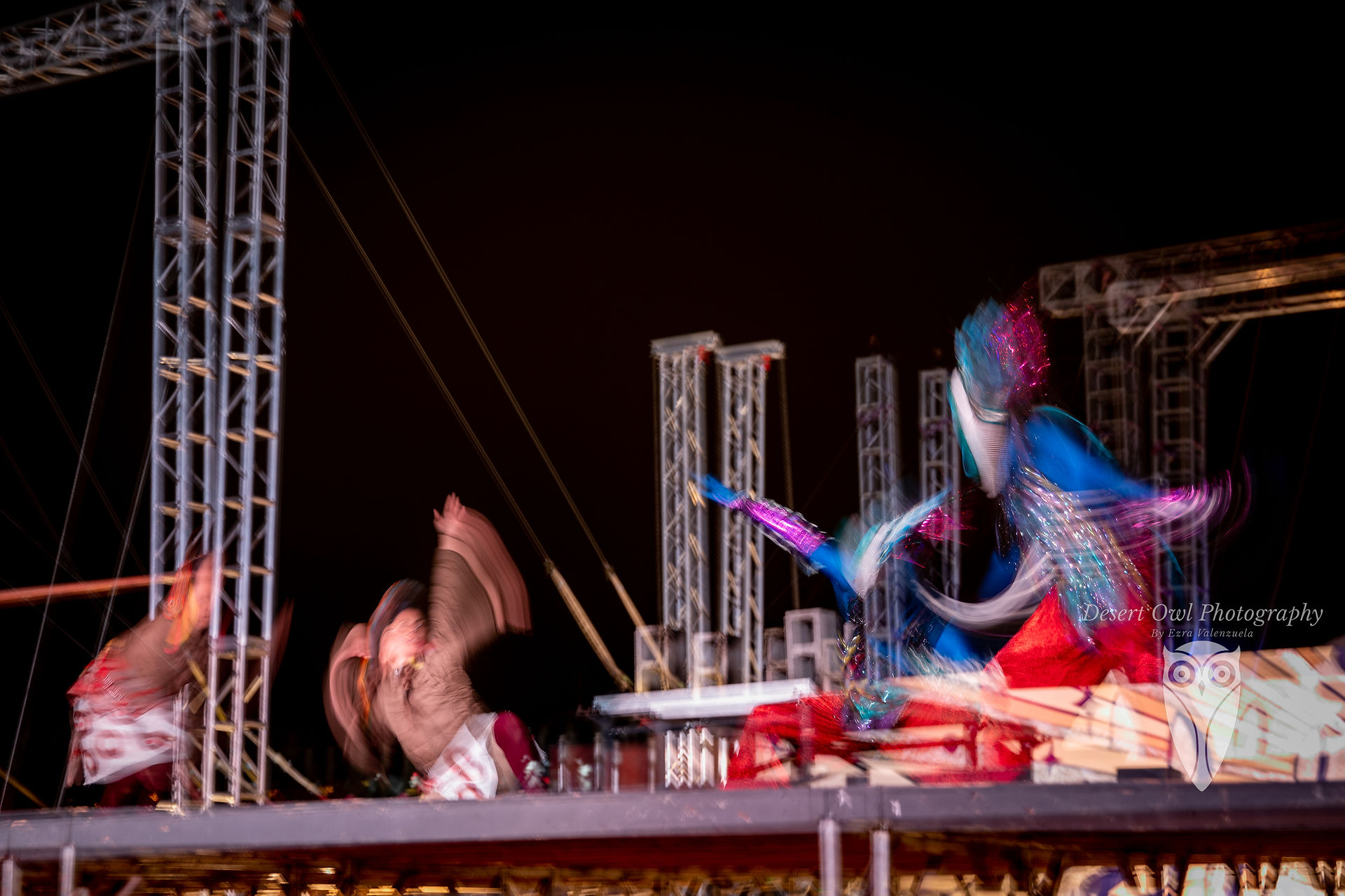 Single Image of two Dancers 