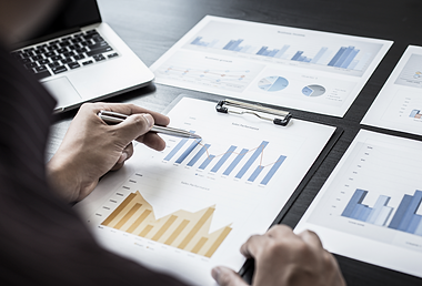 Boostez votre stratégie avec la méthode SWOT marketing : découvrez ses avantages, applications, et comment vous faire accompagner.