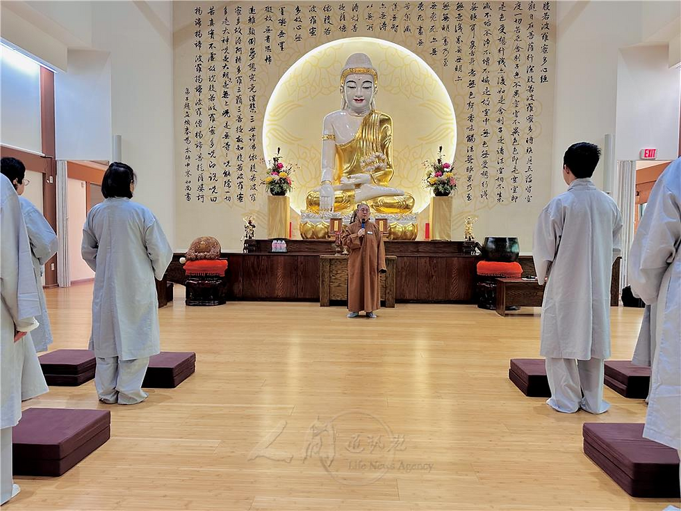 Venerable Miao Jou opens the retreat with a Dharma talk, encouraging participants to release distractions and embrace the opportunity for spiritual cultivation. (Photo by Mira Lin)