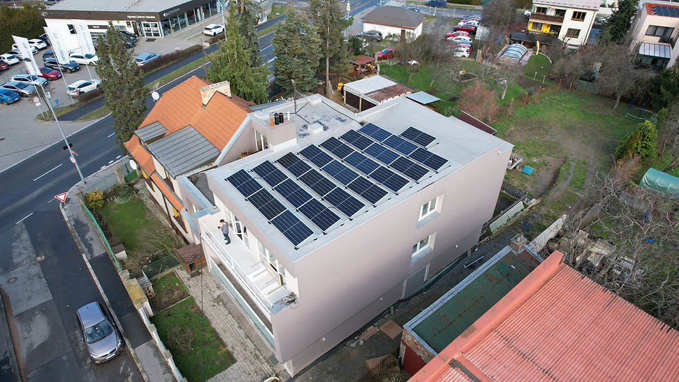 FVE Solutions s.r.o. realizuje fotovoltaiky pro domy i firmy. David Rejmon v rozhovoru popsal zkušenosti, servis i vývoj trhu.