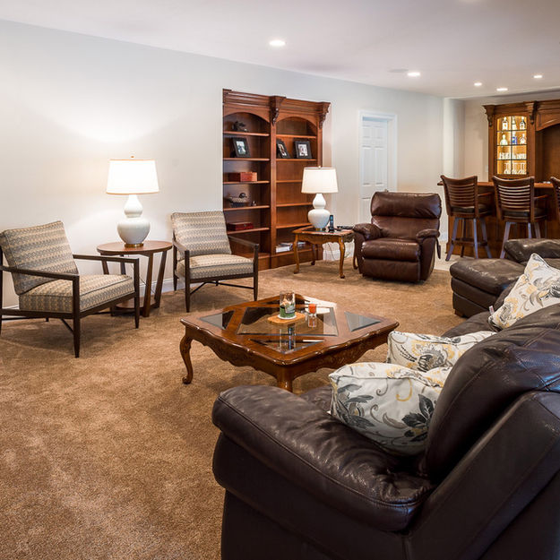 WEEKEND BAR AND ENTERTAINMENT ROOM