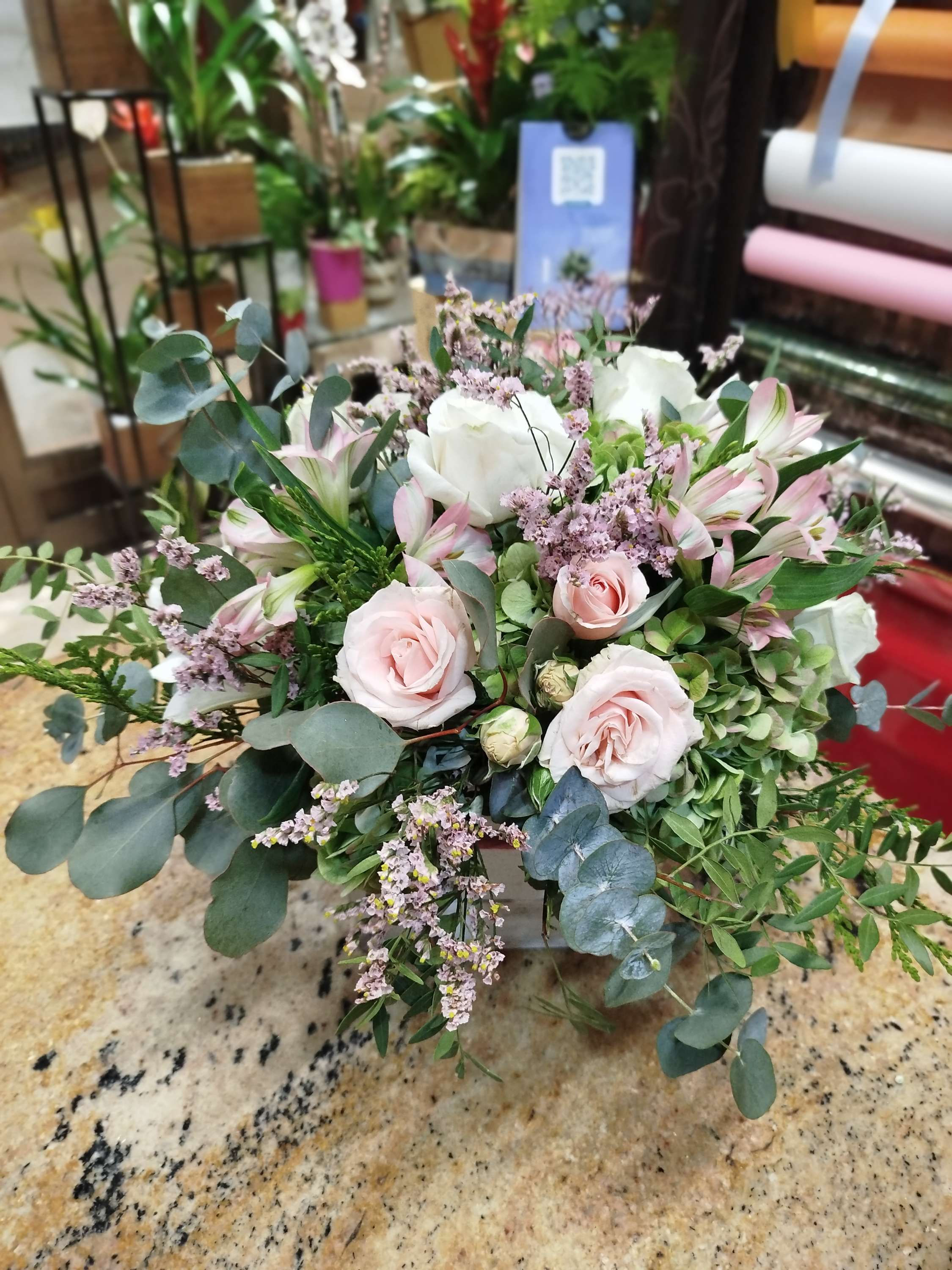 Cajita de flores románticas.