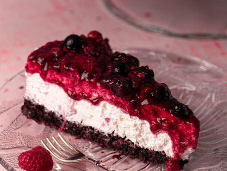 skutna torta z malinami