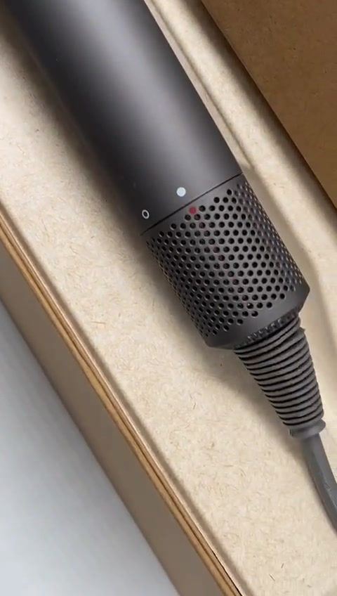 Küçük resim: Dyson Supersonic Saç Kurutma Makinesi