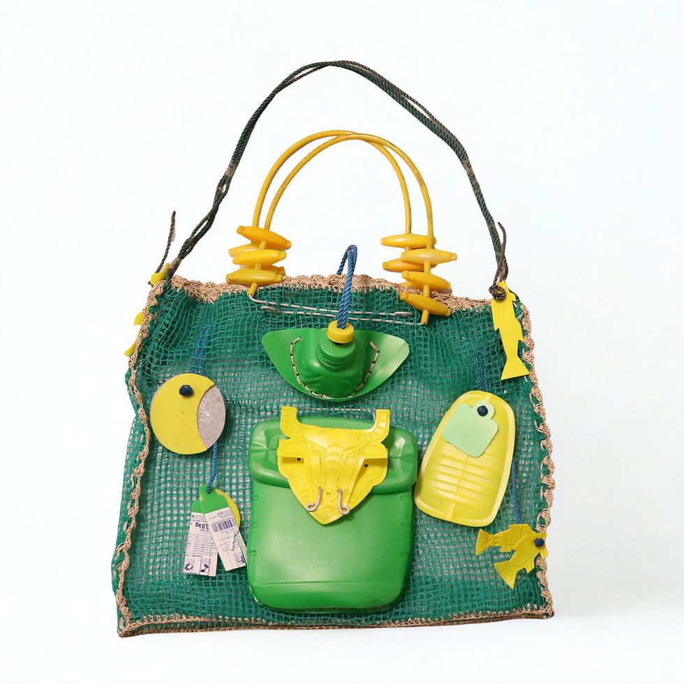 サムネイル： Mr. Dân's upcycled art bag／アップサイクルアートバッグ