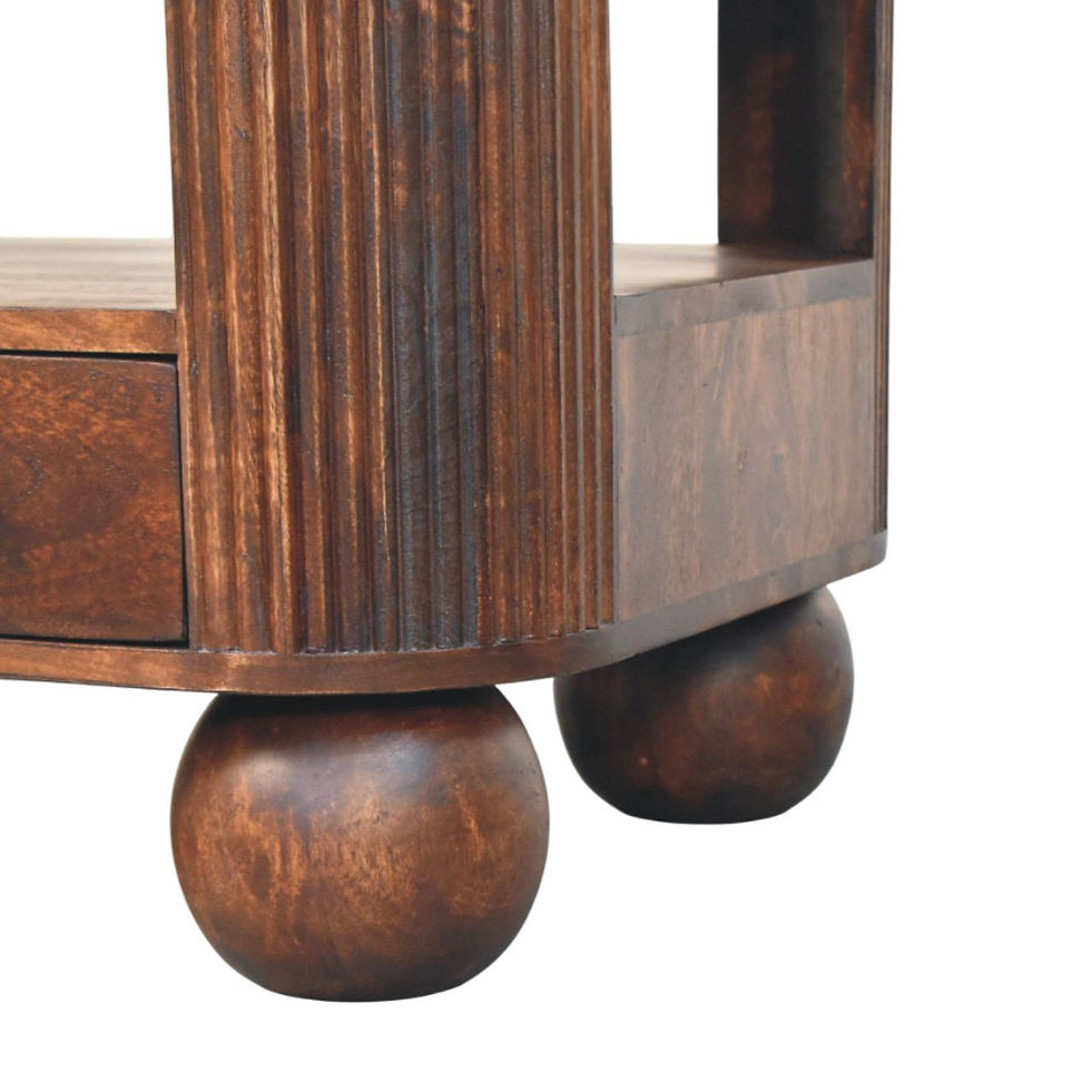 Thumbnail: Salontafel met bolle poten in Mangohout met Walnotenhouten-look