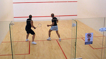 800px-Squash_court.JPG