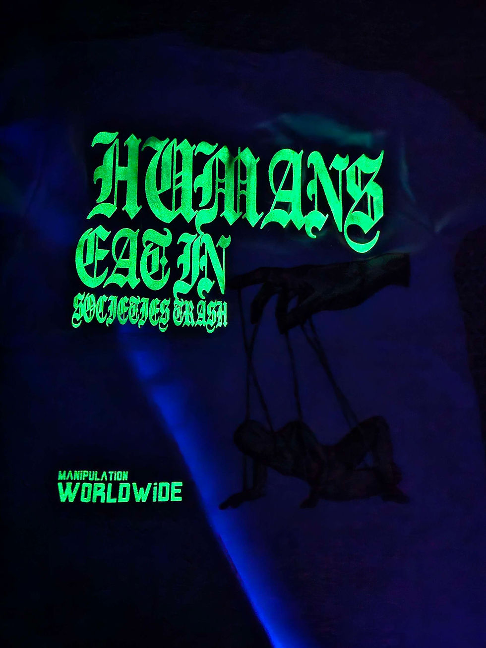 Thumbnail: MANIPULATION WORLDWIDE 🌐 glow on the dark