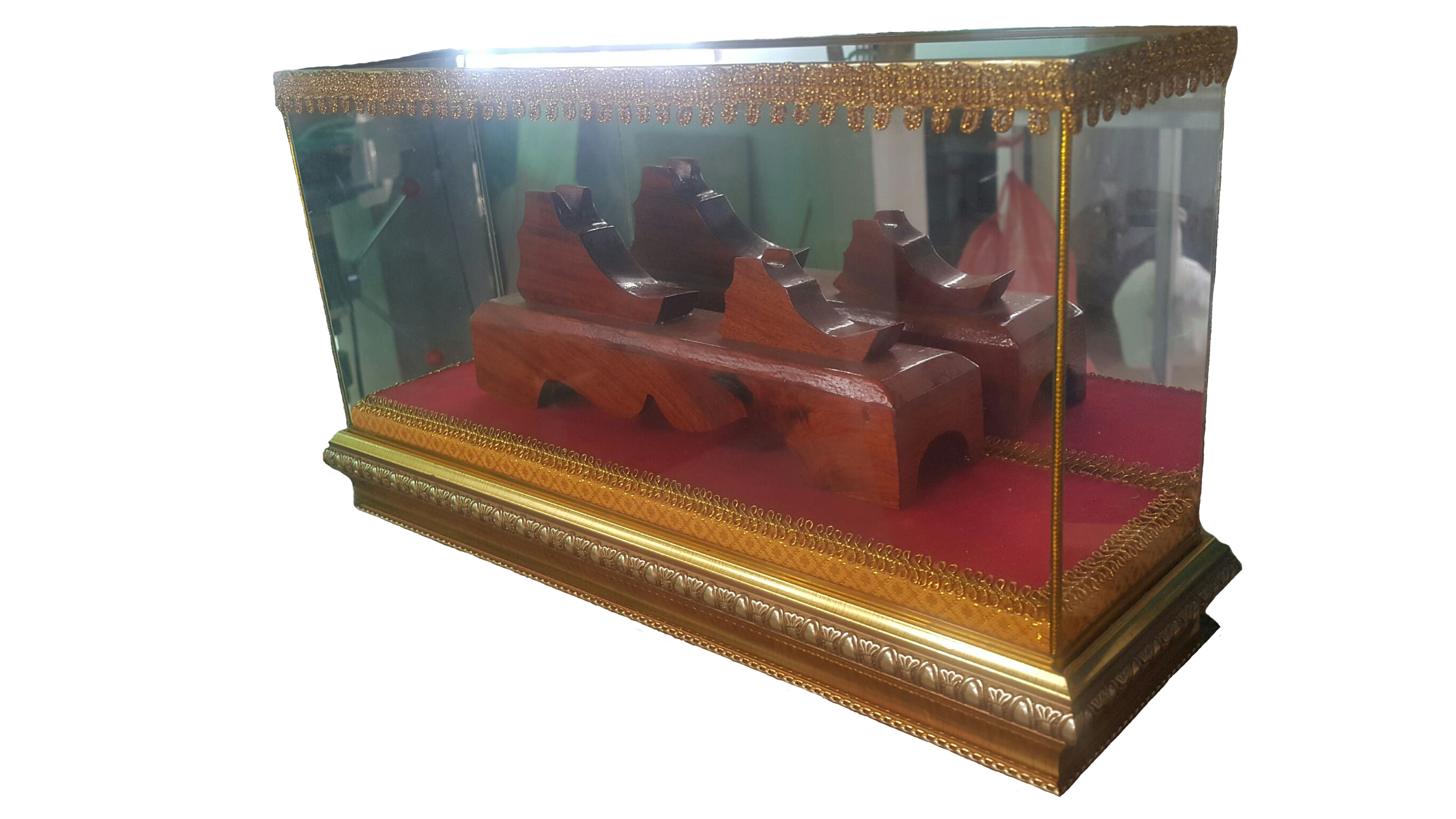 ตู้กระจกขนาด10x30x23 cm.