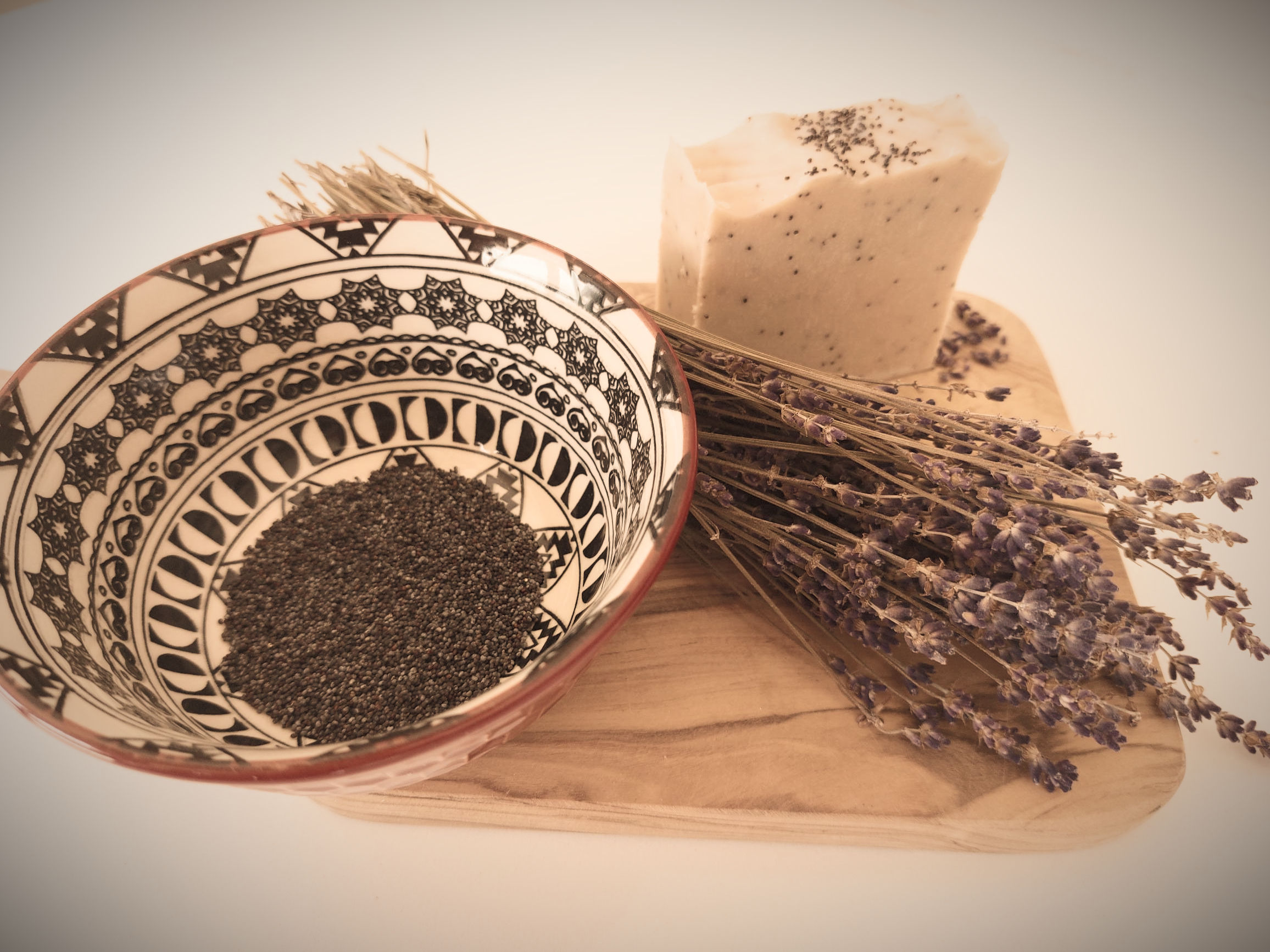 Cornish clay and Poppy Seed