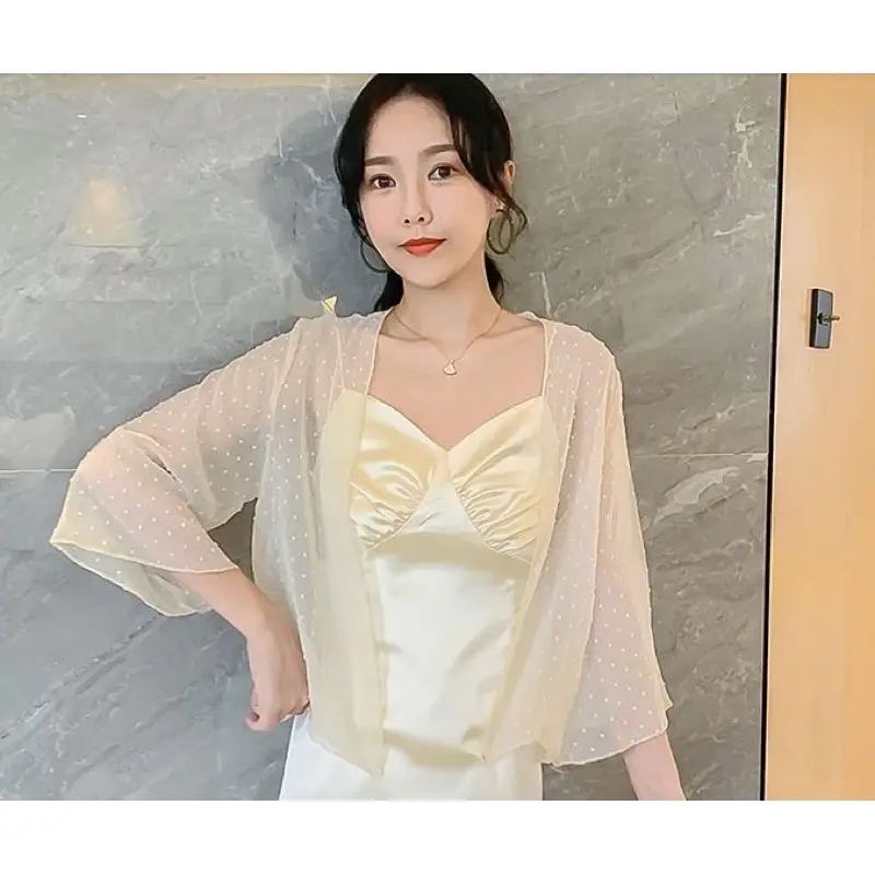 ภาพขนาดย่อ: เสื้อคลุมแฟชั่น ไปทะเล