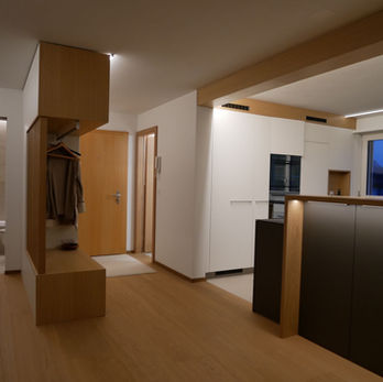 Maßgeschneiderte Garderobe und Küche, Schreinerei Referenzen Schwyz