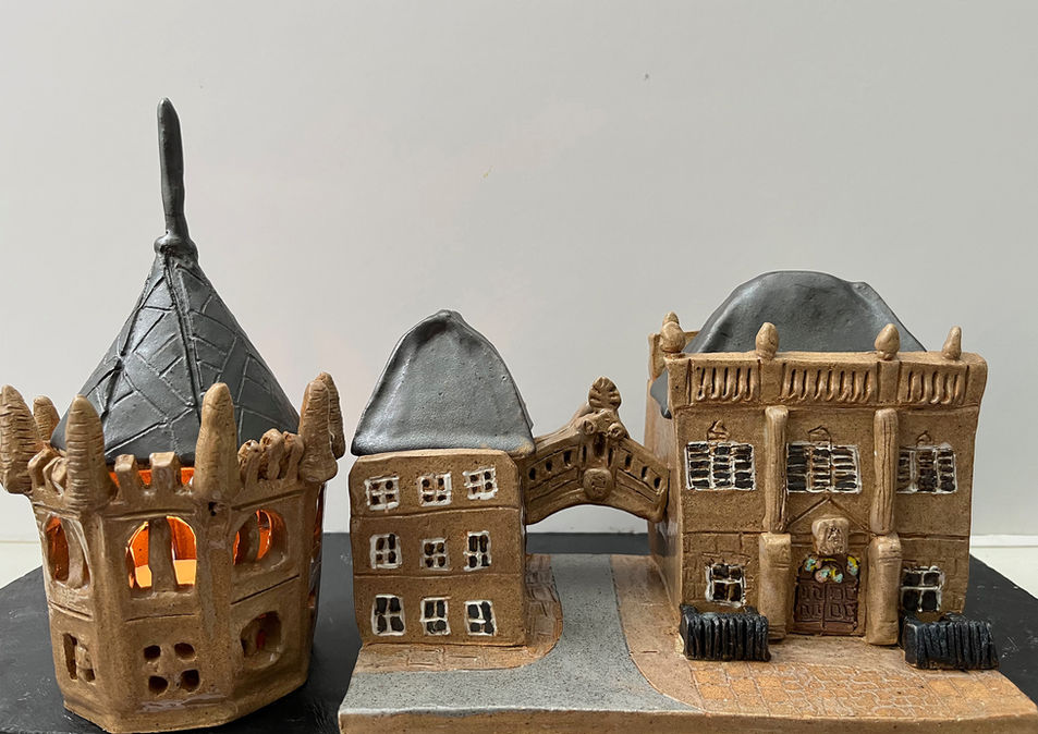 Personalised gift of Hertford College trinket box