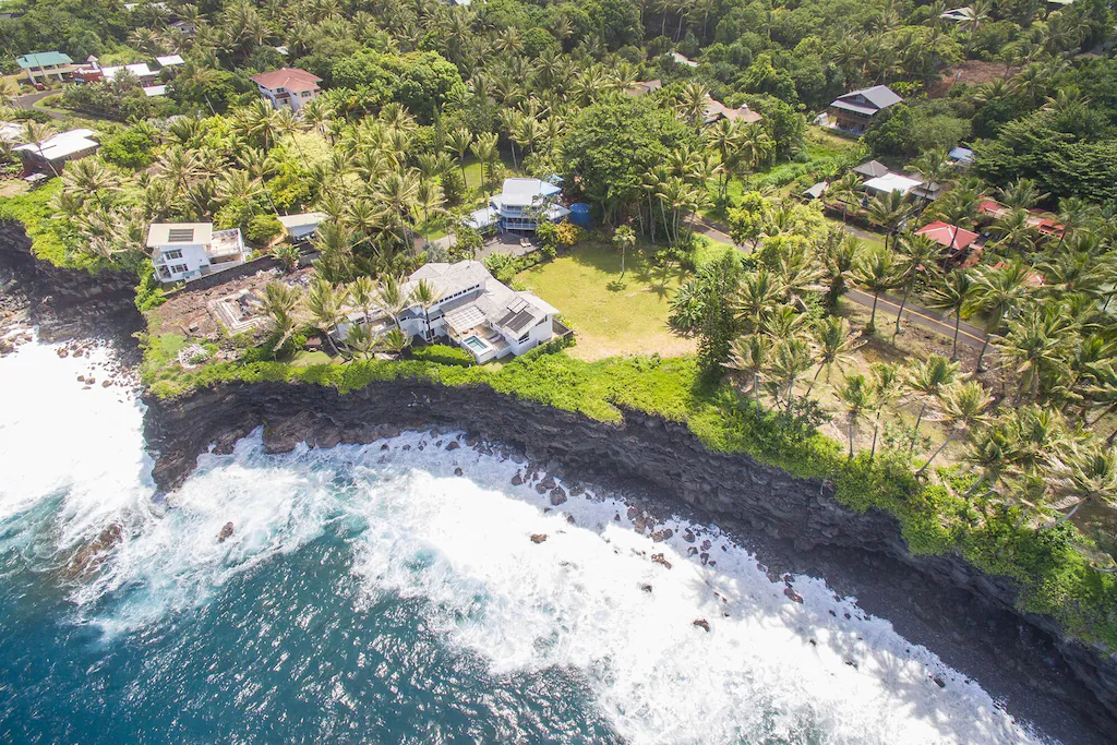 Black Sand Beach House Kehena Beach Pāhoa, Vacation Rental, Big
