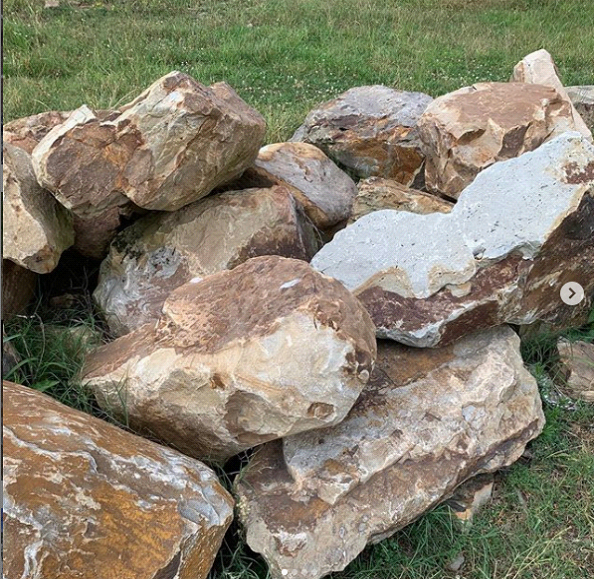 HACKETT PRAIRIE BOULDERS