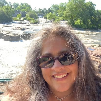 Writer: Laurie Veillette