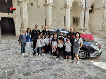 MONOPOLI - Piccoli carabinieri per un giorno