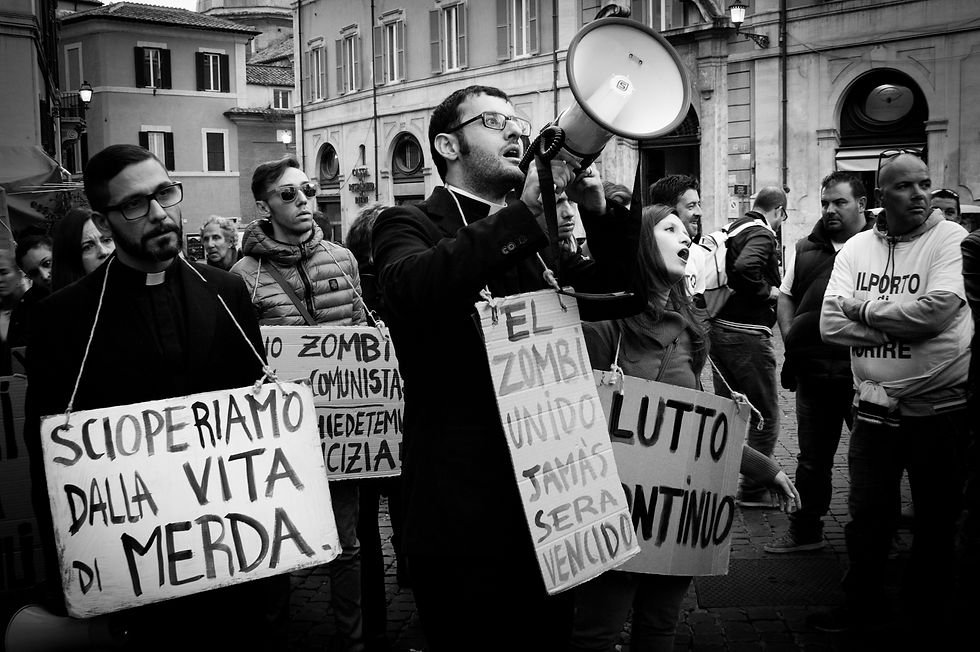 Zombi a Montecitorio - foto di Laura Toro.jpg
