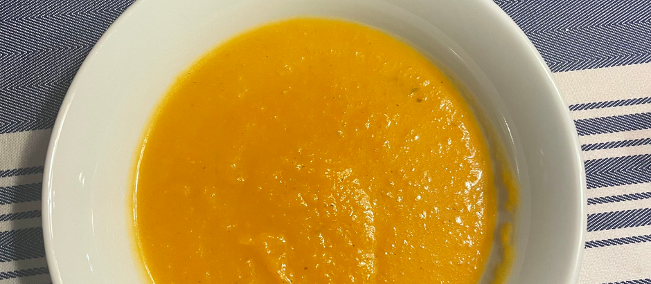 Cozy up with this easy Butternut Squash Soup! ✨