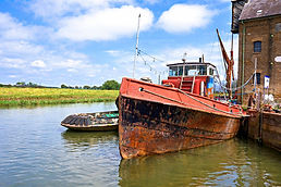 logo of premier houseboats