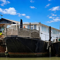 logo of premier houseboats
